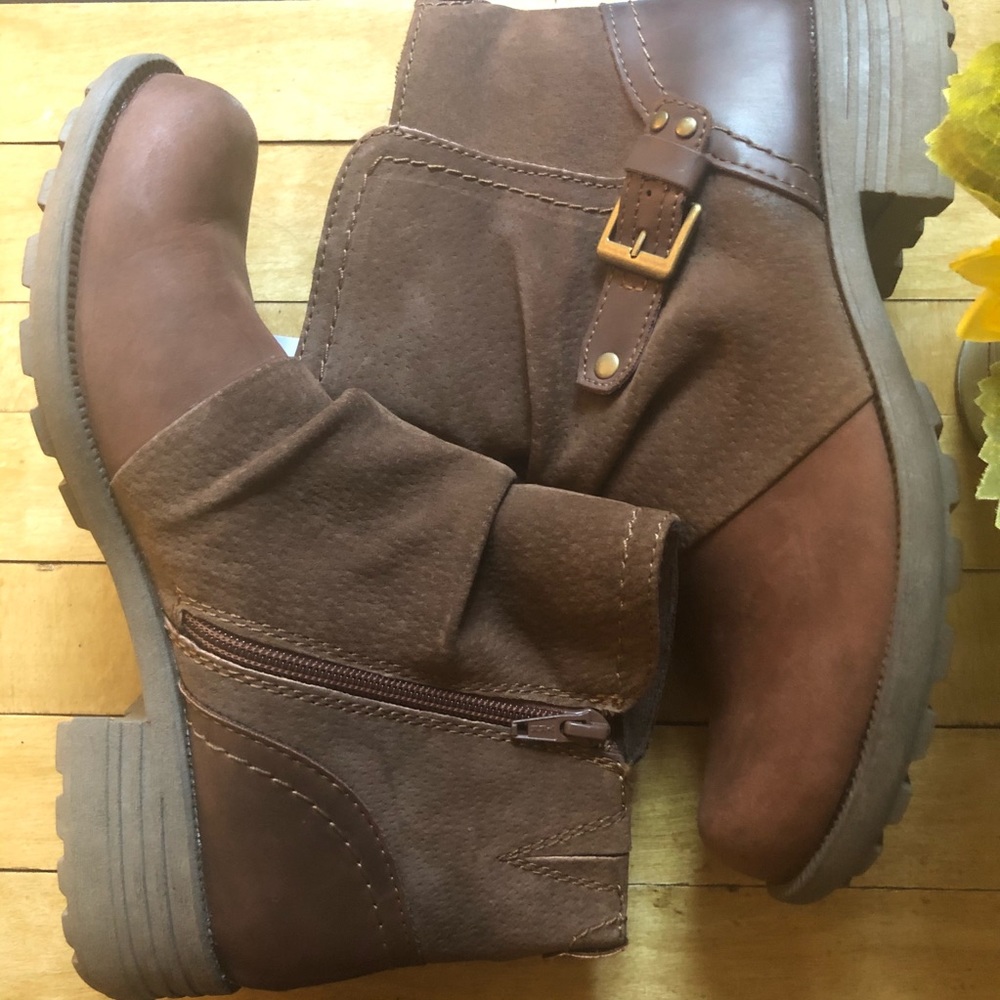 Earth Phoenix Ankle Boot